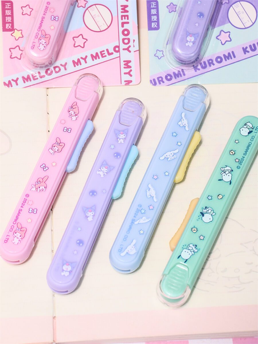 Tragbare, zusammenklappbare Sicherheitsschere im Stiftstil von Sanrio